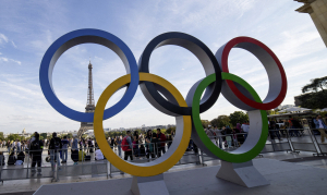 Un symbole olympique au Trocadéro à Paris en 2017. 
