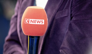 Le député LFI Aurélien Saintoul souhaite un « renoncement » aux éditorialistes sur les chaînes d'information.