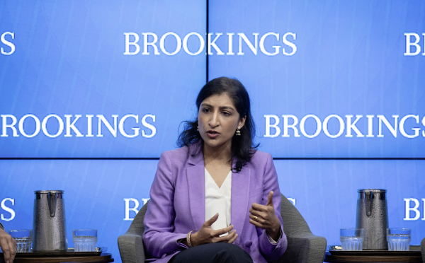 Lina Khan, la présidente de la FTC.